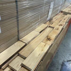 Hardwood - Canadian Hard Maple - Smoked Barn - 3 1/4 x 3/4" - Natural - Mat Regular - Marteau