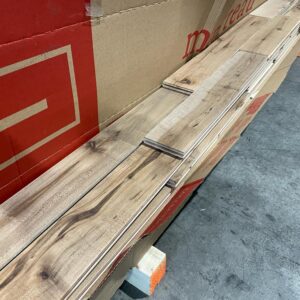 Hardwood - Canadian Hard Maple - Campagnard - 4 1/4 x 3/4" - Tenzo - Mat Brushed - Marteau