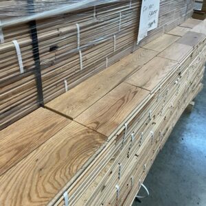 Hardwood - Canadian Red Oak - Ultra Rustic - 4 1/4 x 3/4" - Natural - Mat - Marteau