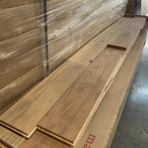 Hardwood - Canadian Red Oak - Ultra Rustic - 5 x 3/4" - Barn - Oiled - Marteau