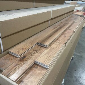 Hardwood - Canadian Red Oak - Ultra Rustic - 3 1/4 x 3/4" - Latte - Mat - Marteau