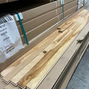 Hardwood - Canadian Yellow Birch - Rustic - 2 x 3/4" - Natural - Mat  Long Planks , Filled Naughts - Marteau