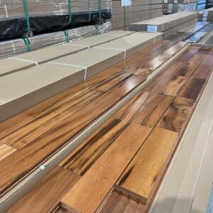 Hardwood - Brazilian Tigerwood Muiracatiara -Natural - 3 1/4 x 3/4" - Select - Satin