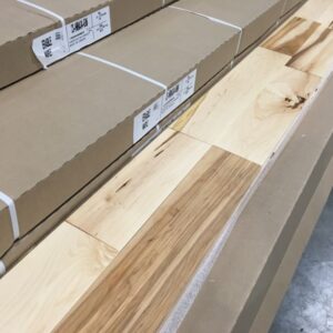 Hardwood - Maple - Rural - 4 1/4 x 3/4 - Natural - Matte