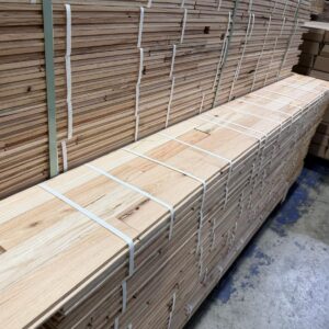 Hardwood - Red Oak - 2 1/4 x 3/4" - Tavern Grade - Square Edge - Unfinished
