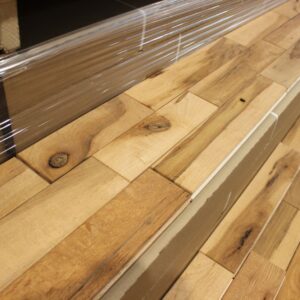 Hardwood - Maple - Colonial - 3 1/4 x 3/4" - Farwest - Oiled
