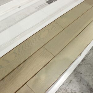 Engineered Click - White Oak - Select - 4 7/8 x 1/2" - Soho - Satin