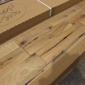 Hardwood - Oak - Colonial - 3 1/4 x 3/4" - Barn - Oiled