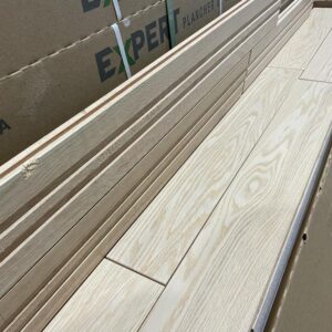 Hardwood - Red Oak - Exclusive - 4 1/4 x 3/4" - Vela - Gloss Mat - Lauzon