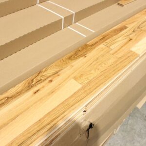 Hardwood - Red Oak - Rustic - 2 1/4 x 3/4" - Natural - Matte