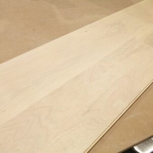 Engineered - American Oak - Special - 7 1/2 x 3/4" - Snow White -Wire Brushed