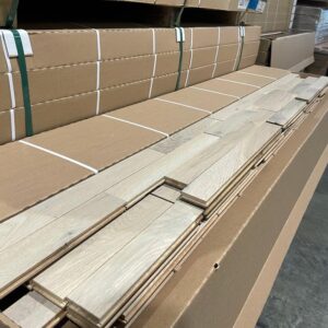Hardwood - White Oak - Colonial - 2 1/4 x 3/4" - Poesia - Mat Finish