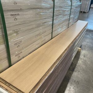 Engineered - White Oak - 8 3/4 Inch, 5/8 Premium Lengths, 4mm wear layer - Pacific - Naked White Wash - Brushed Finish - Plancher Du Nord