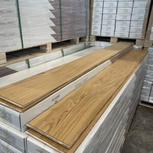 Engineered - White Oak - 8 3/4 Inch, 5/8 Premium Lengths, 4mm wear layer - Pacific - White Wash - Natural Brushed Finish - Plancher Du Nord