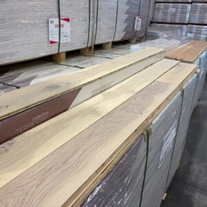 Engineered - White Oak - 6 Inch x 9/16 - 3mm Wear layer - Pacific Premium - Naked - Brushed